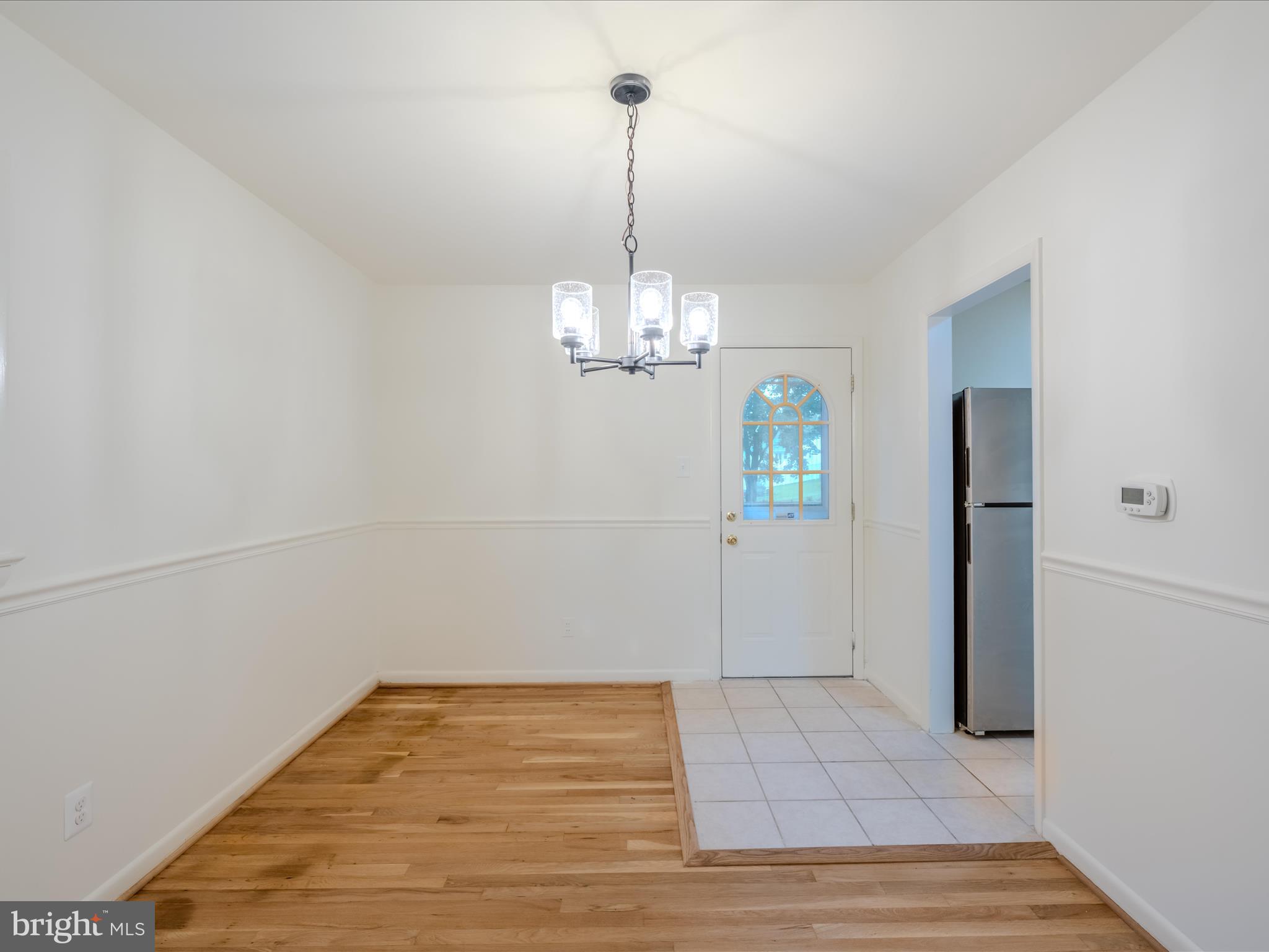 1225 GLADSTONE DRIVE