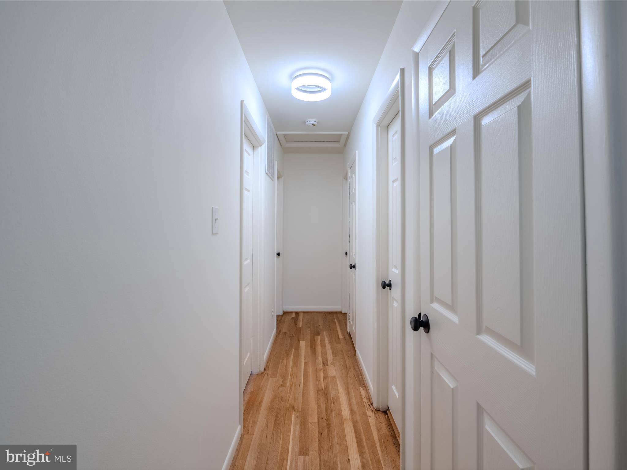 1225 GLADSTONE DRIVE