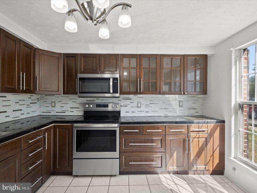 760 CLIFFTOP DRIVE
