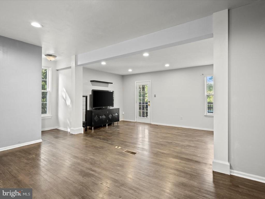 760 CLIFFTOP DRIVE