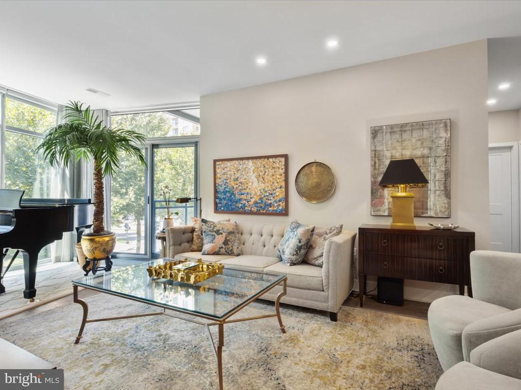 145 RIVERHAVEN DRIVE 125