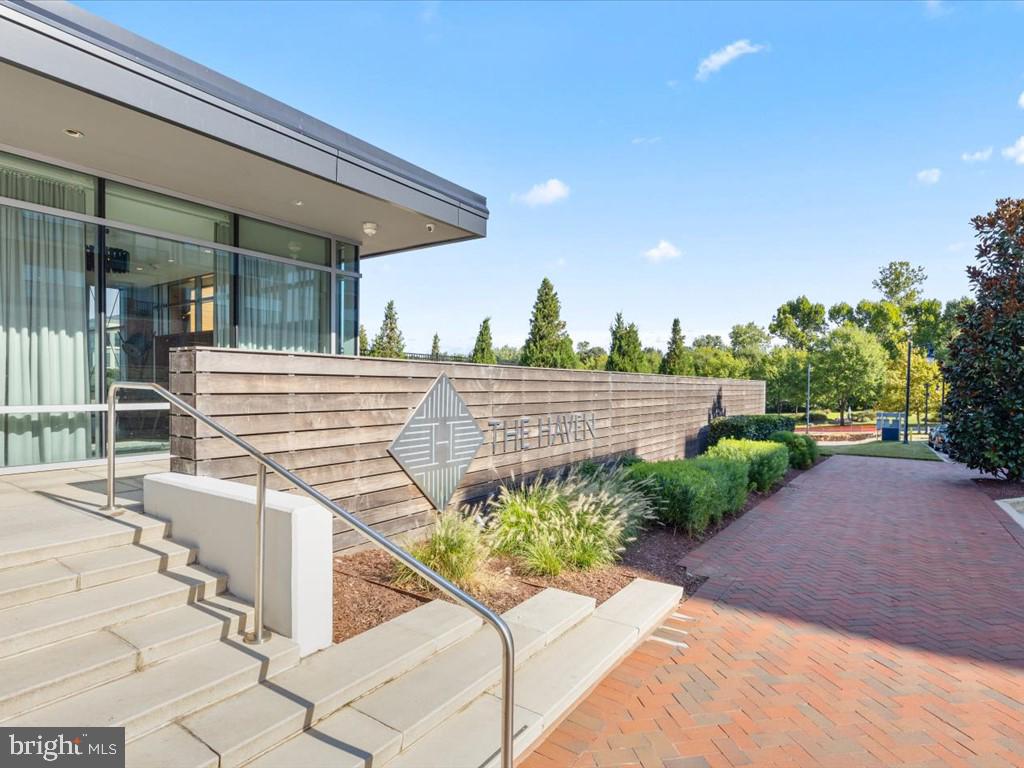 145 RIVERHAVEN DRIVE 125