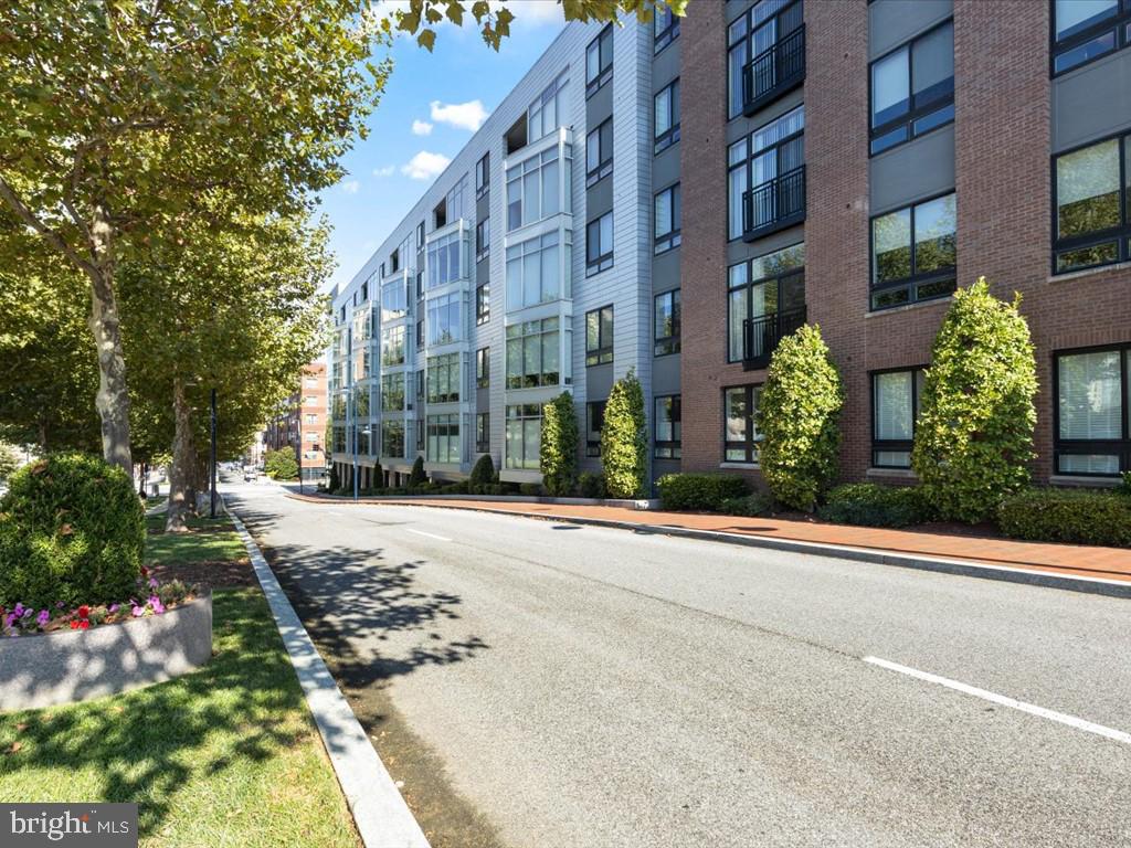 145 RIVERHAVEN DRIVE 125