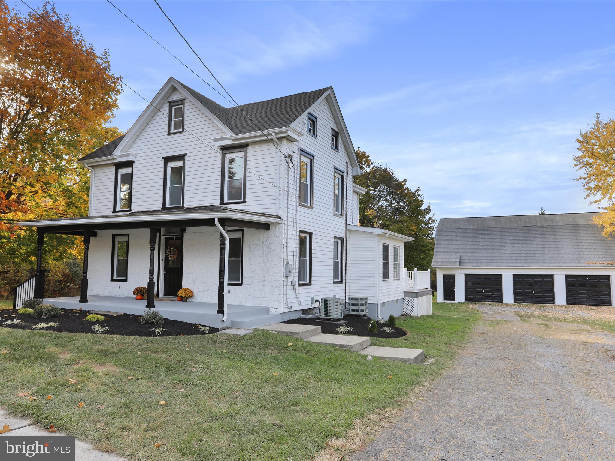 40 CRYSTAL FALLS DRIVE