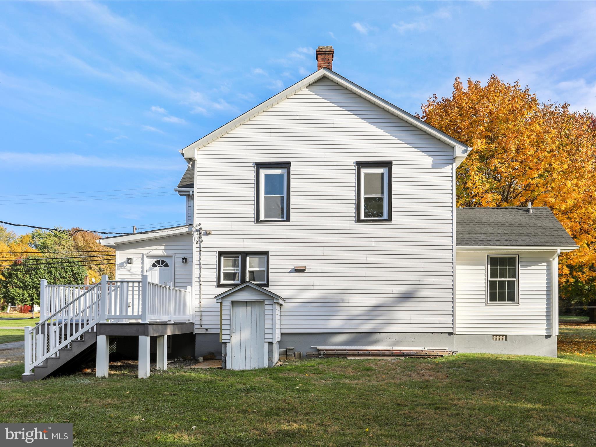 40 CRYSTAL FALLS DRIVE