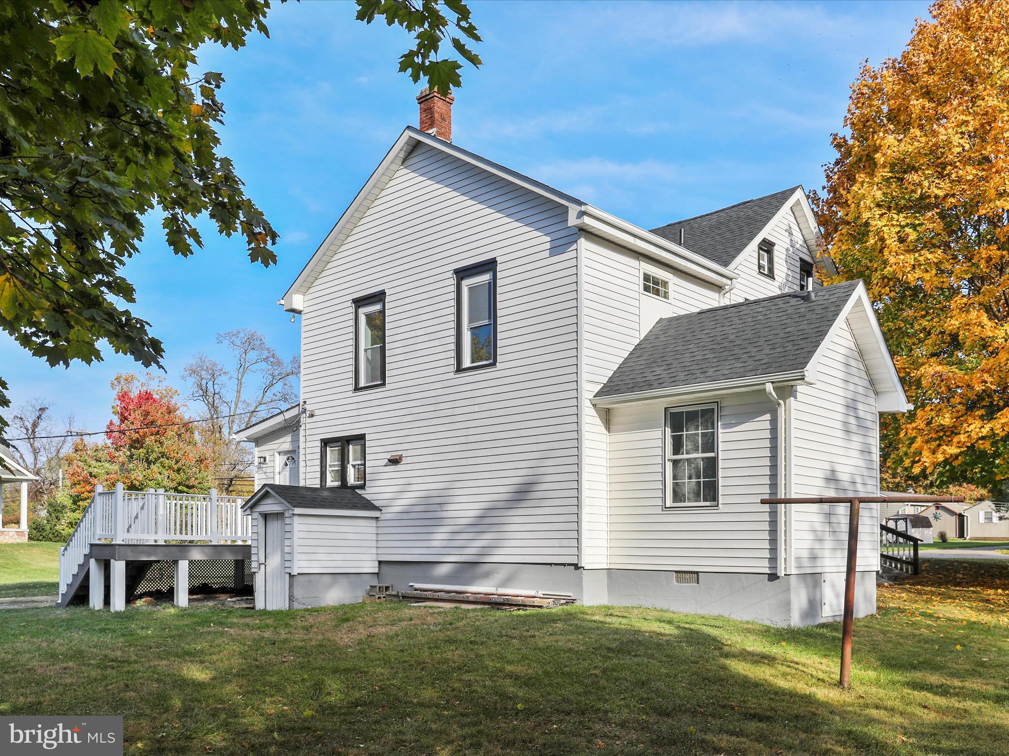 40 CRYSTAL FALLS DRIVE