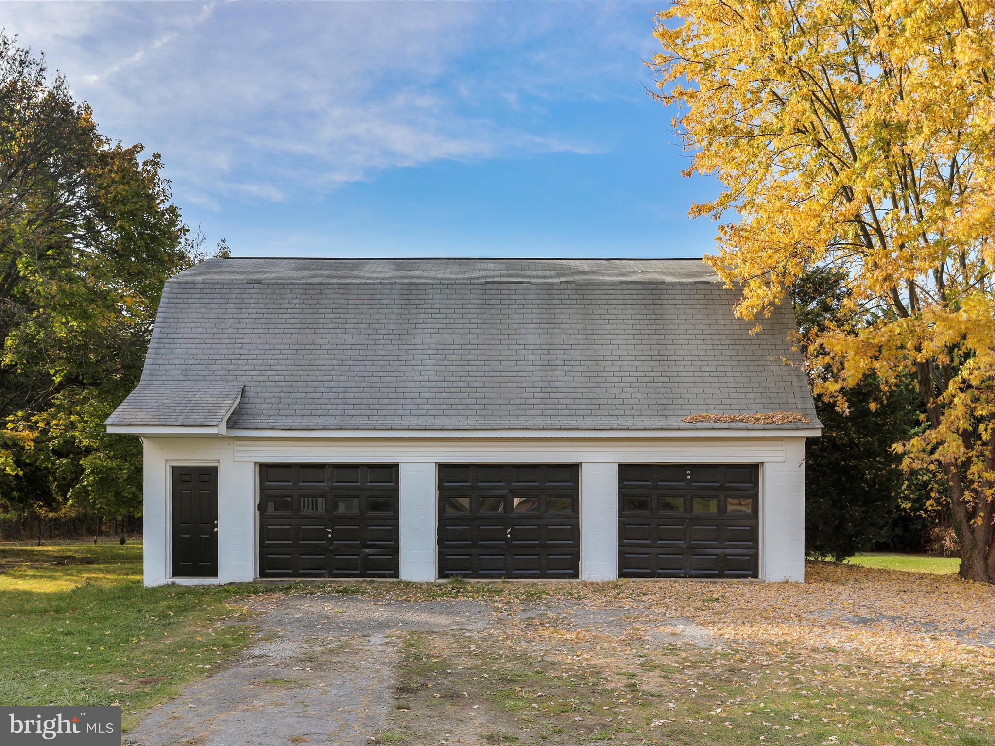 40 CRYSTAL FALLS DRIVE