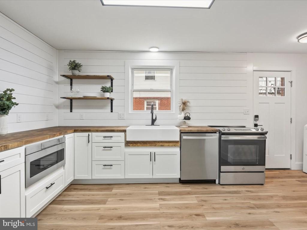 1310 DELAWARE LANE
