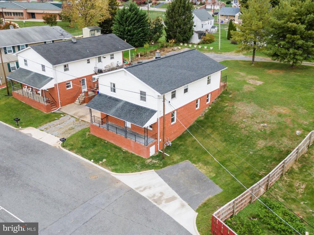 1310 DELAWARE LANE
