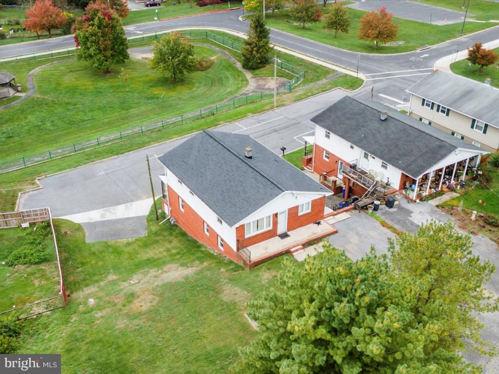 1310 DELAWARE LANE