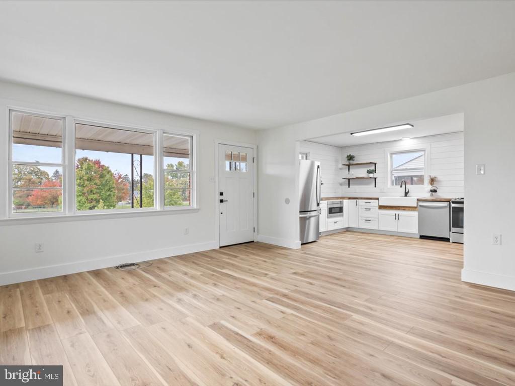 1310 DELAWARE LANE
