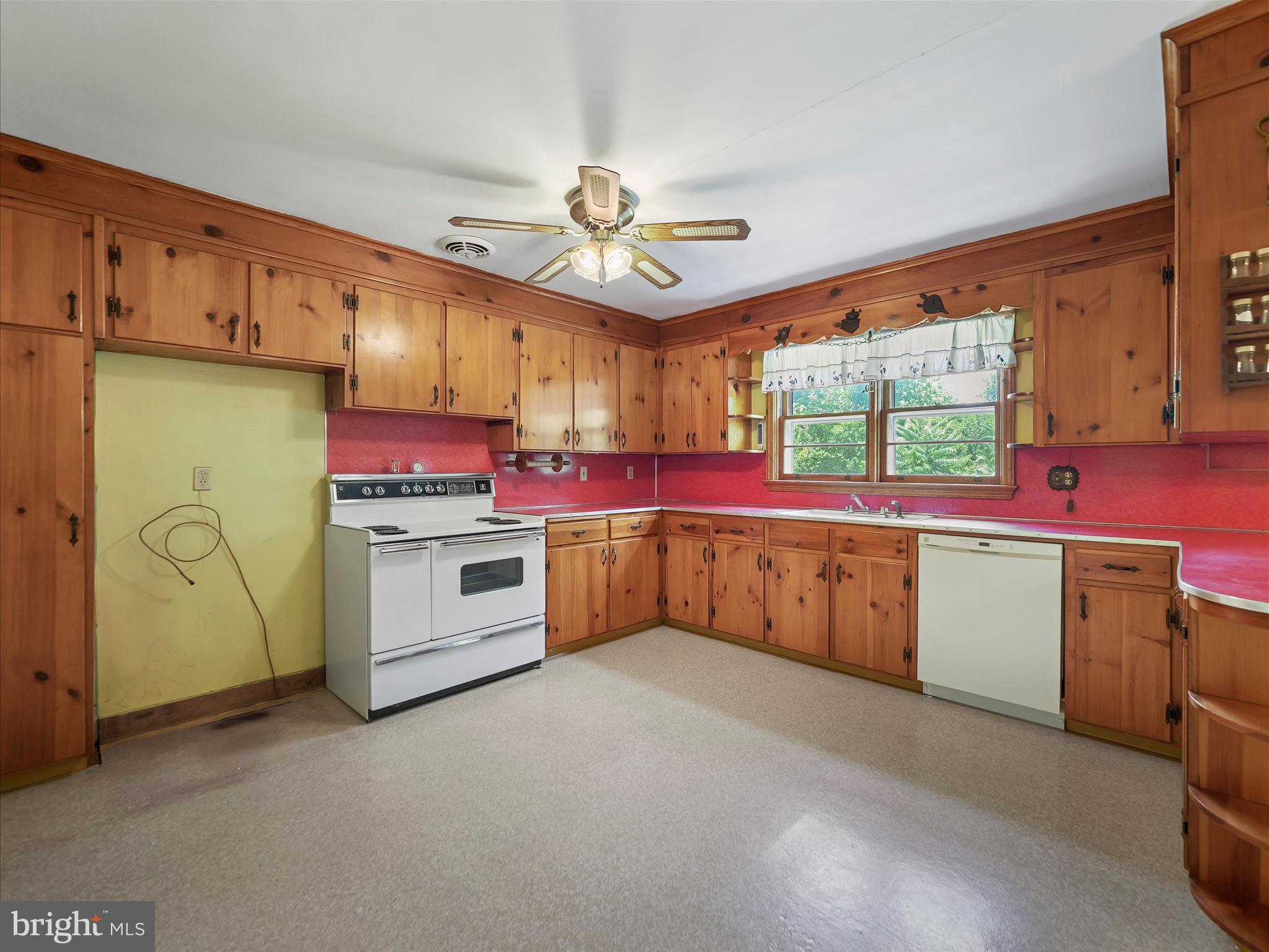 932 MOUNT AETNA ROAD