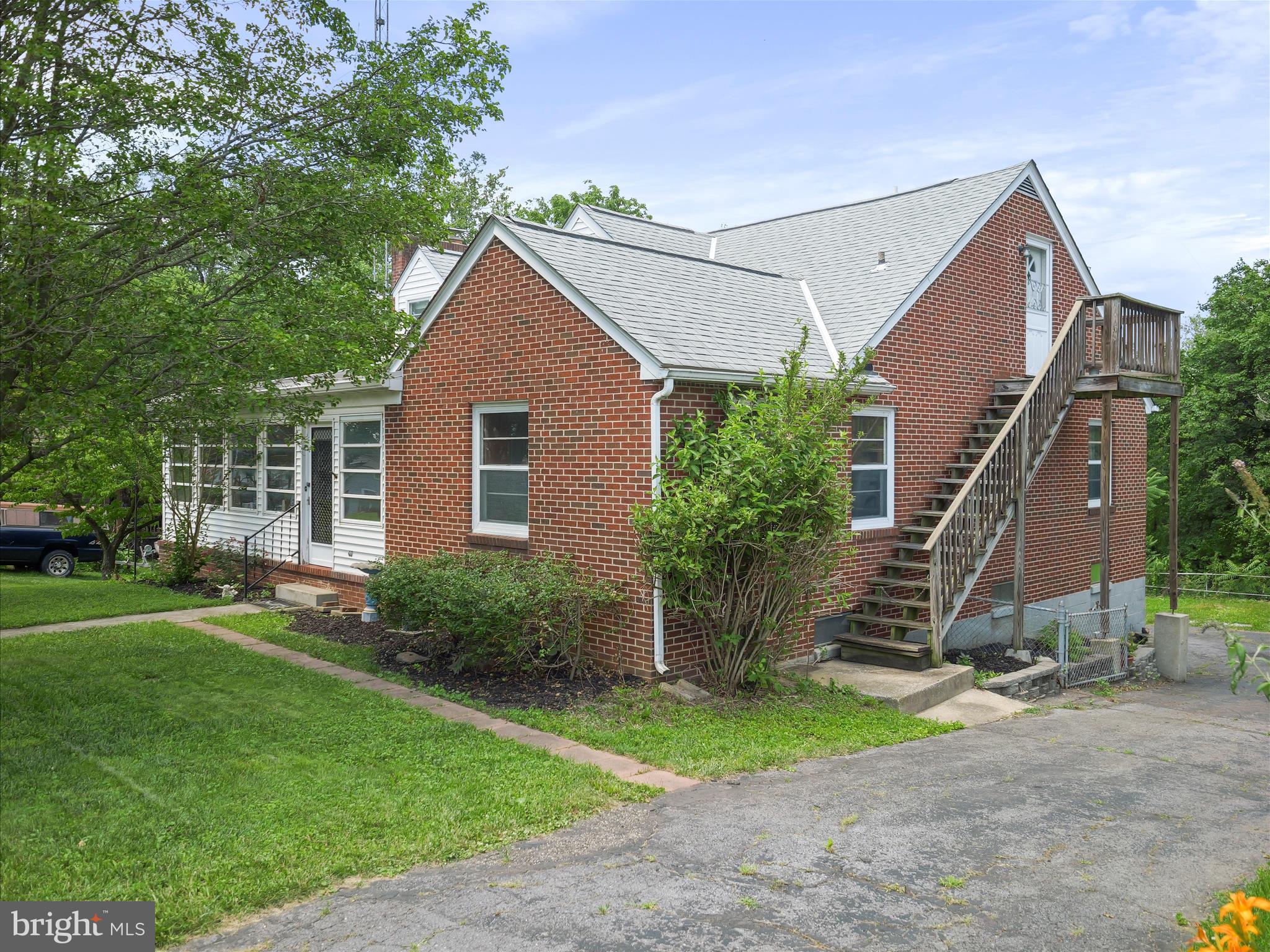 932 MOUNT AETNA ROAD