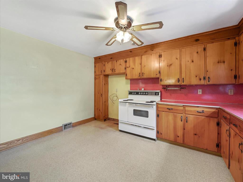 932 MOUNT AETNA ROAD