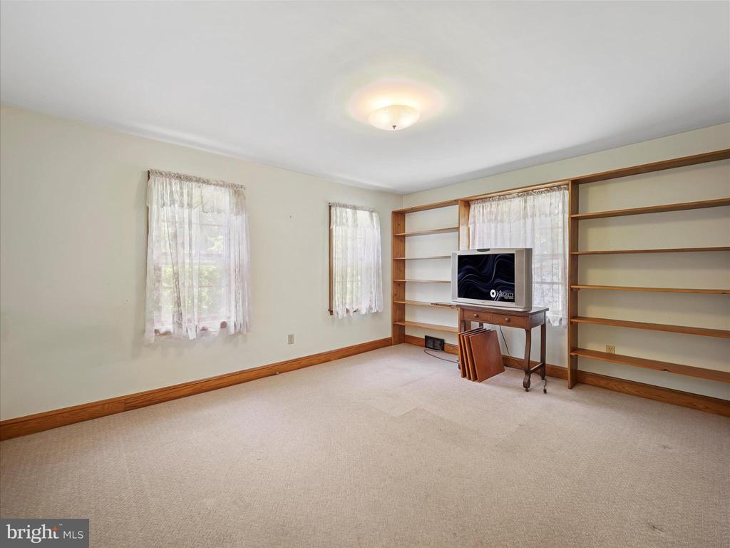 932 MOUNT AETNA ROAD