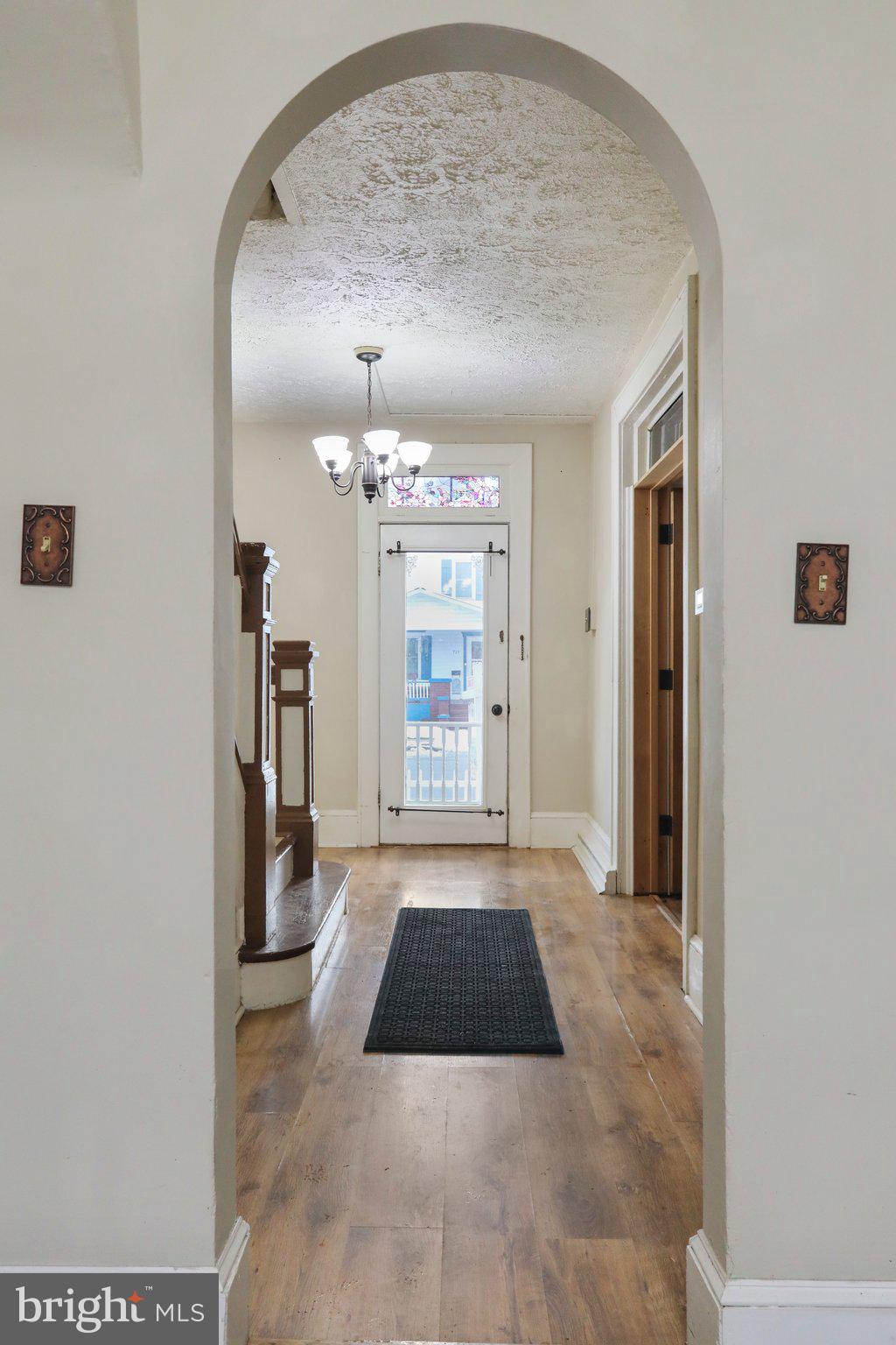 728 W JOHN STREET
