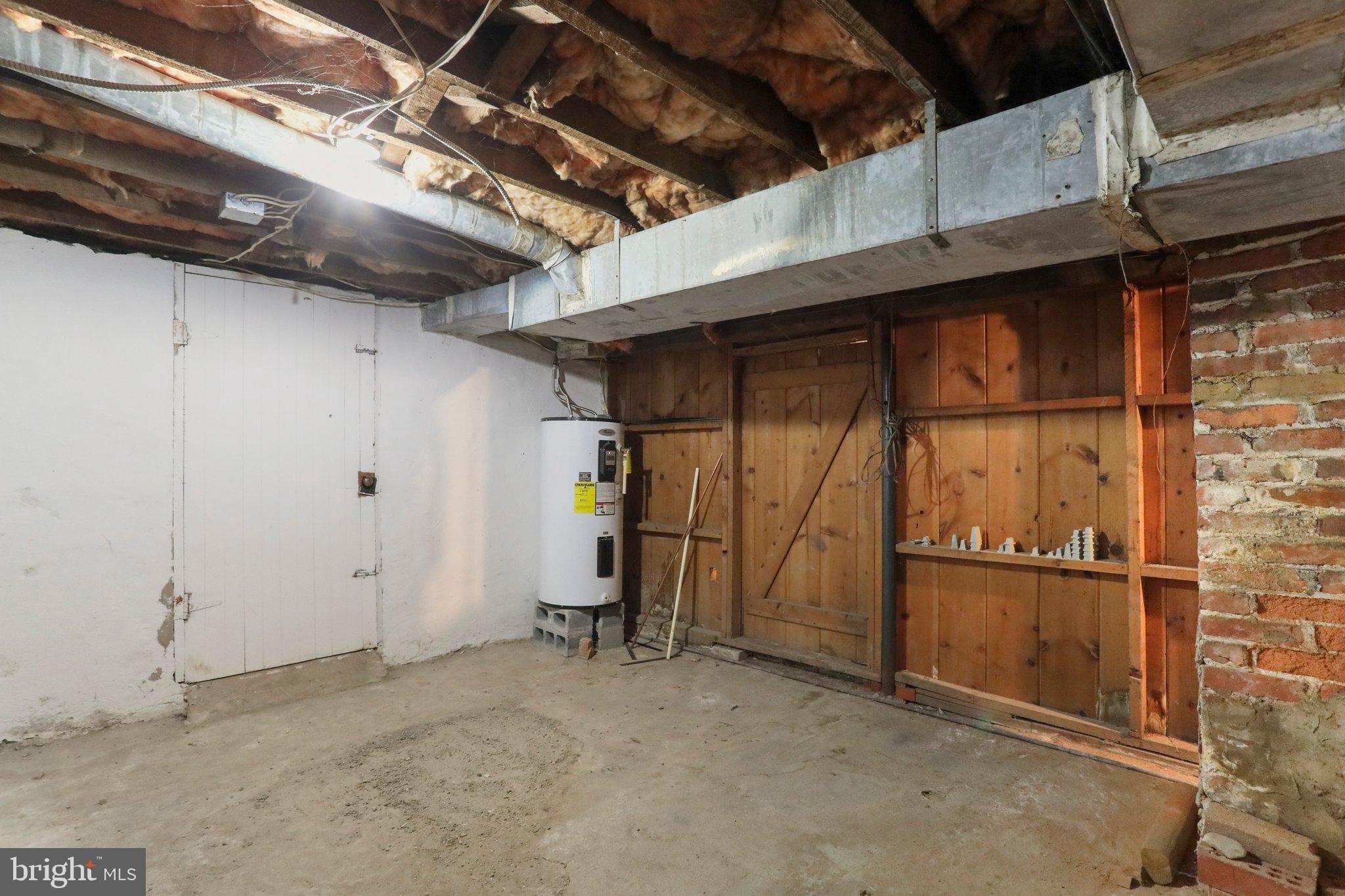 728 W JOHN STREET