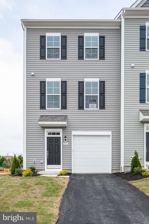 301 HILLSDALE PLACE