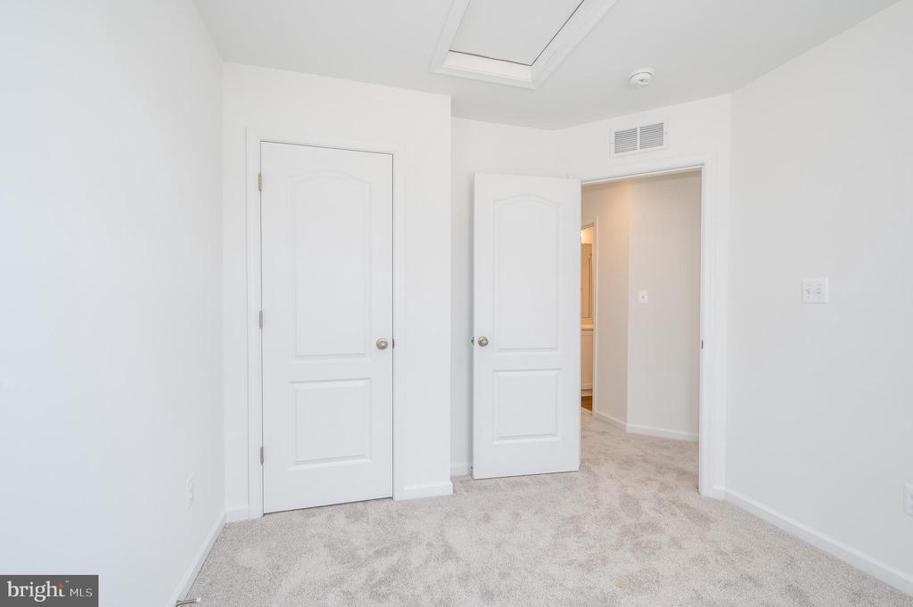 301 HILLSDALE PLACE