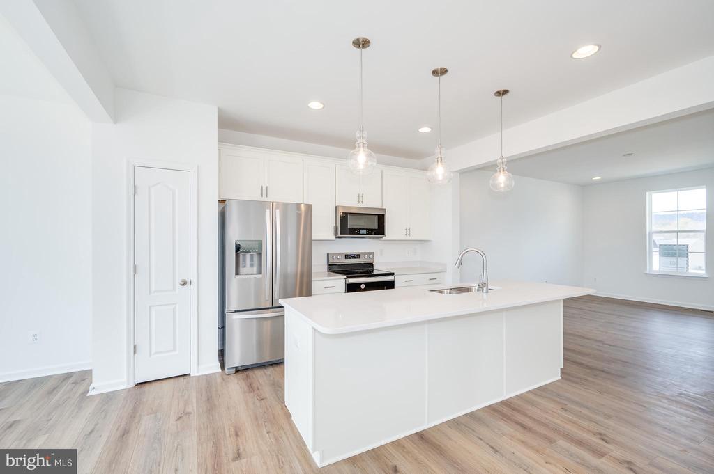 301 HILLSDALE PLACE