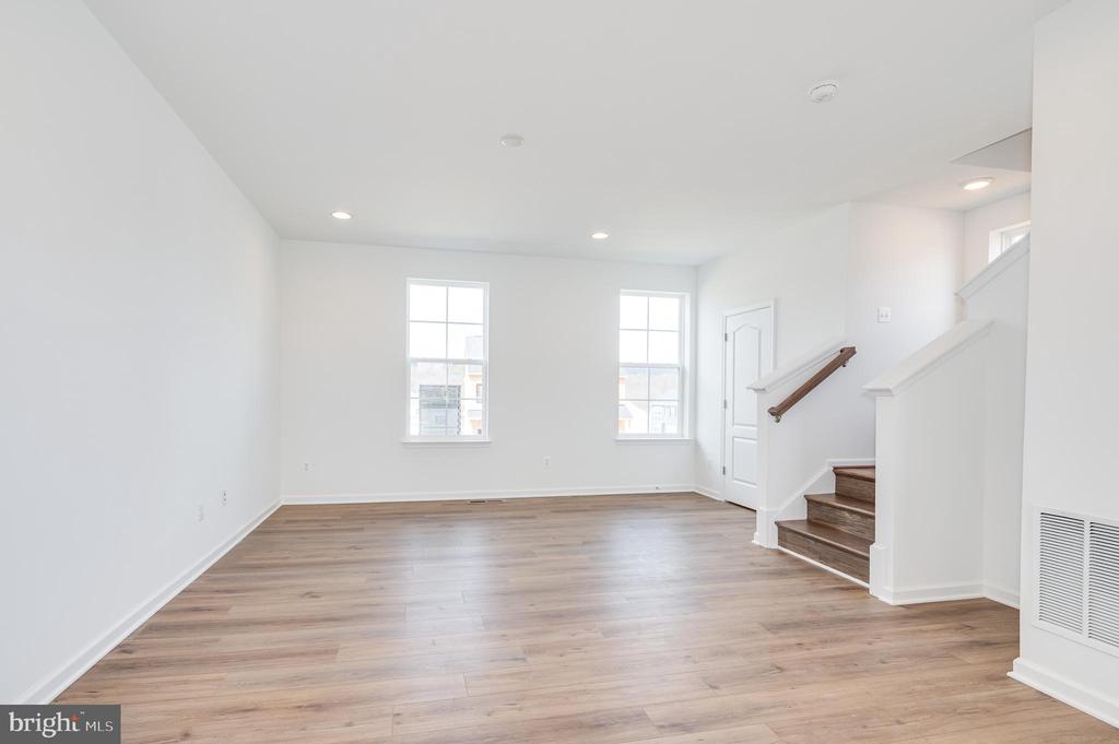301 HILLSDALE PLACE