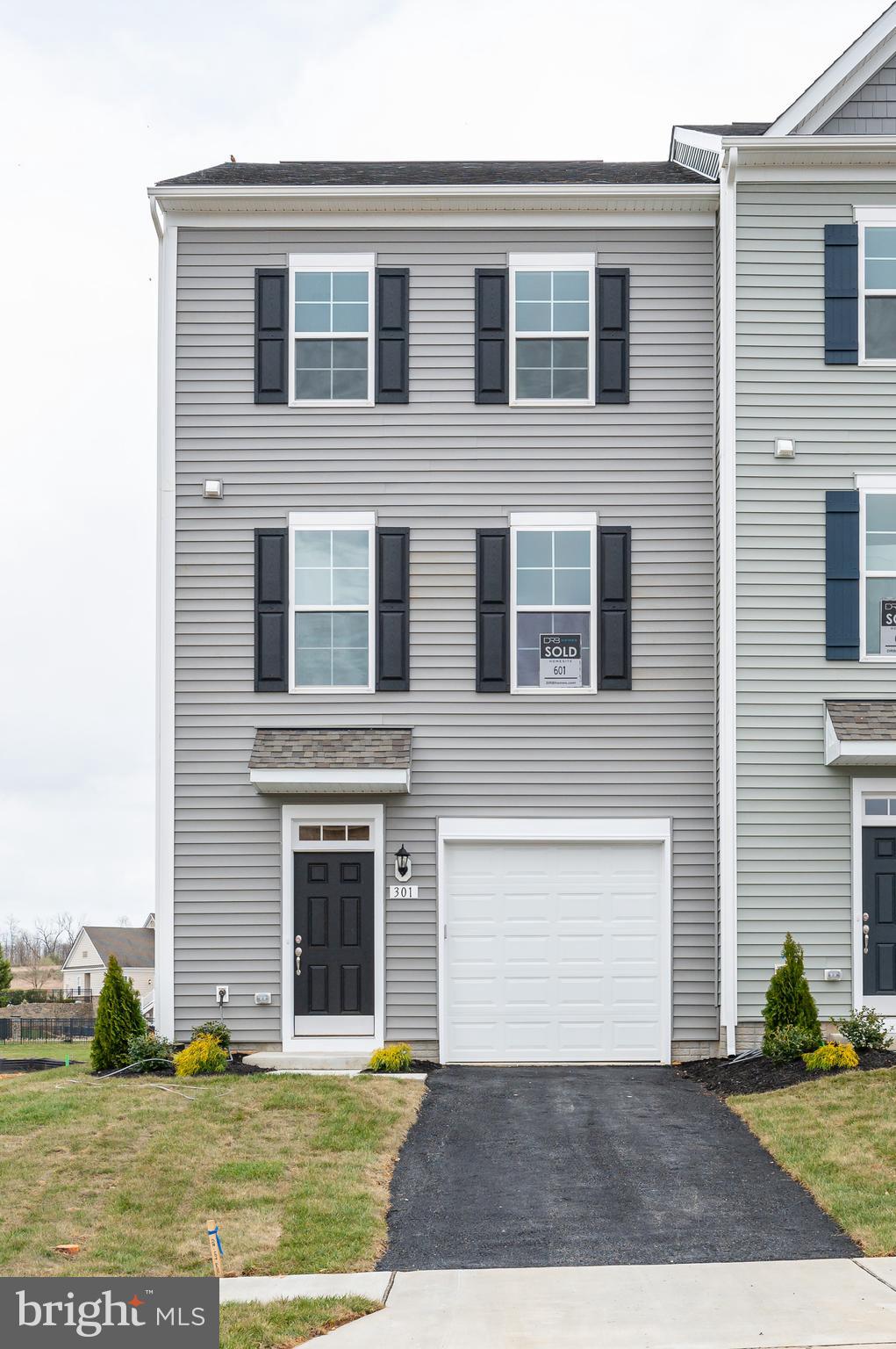 301 HILLSDALE PLACE