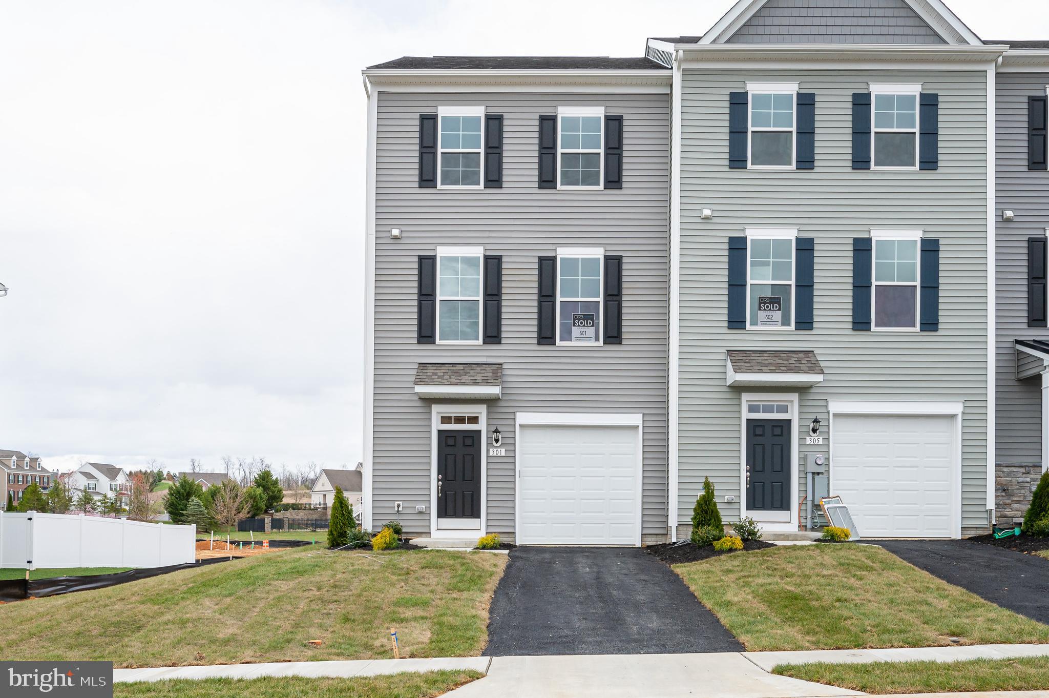 301 HILLSDALE PLACE