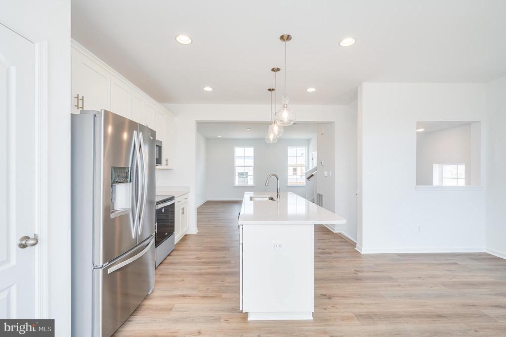 301 HILLSDALE PLACE