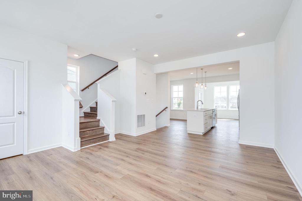 301 HILLSDALE PLACE