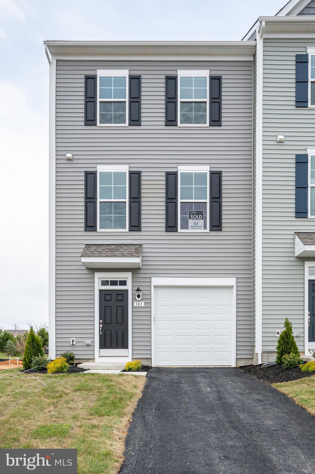 301 HILLSDALE PLACE