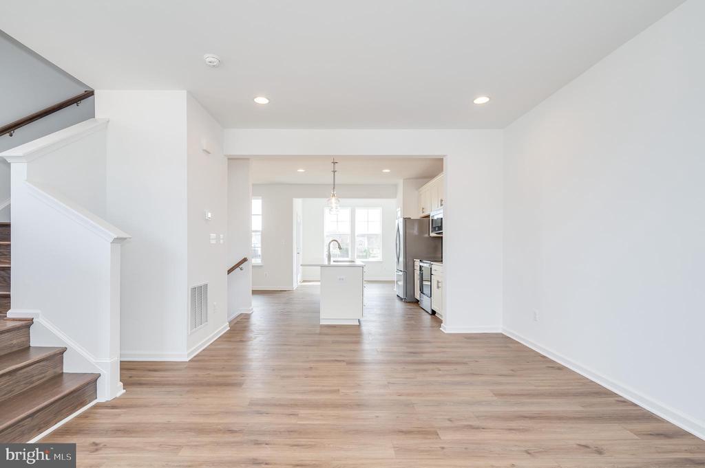 301 HILLSDALE PLACE