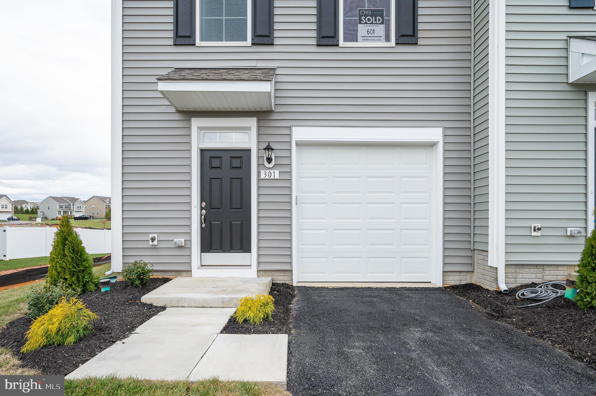 301 HILLSDALE PLACE