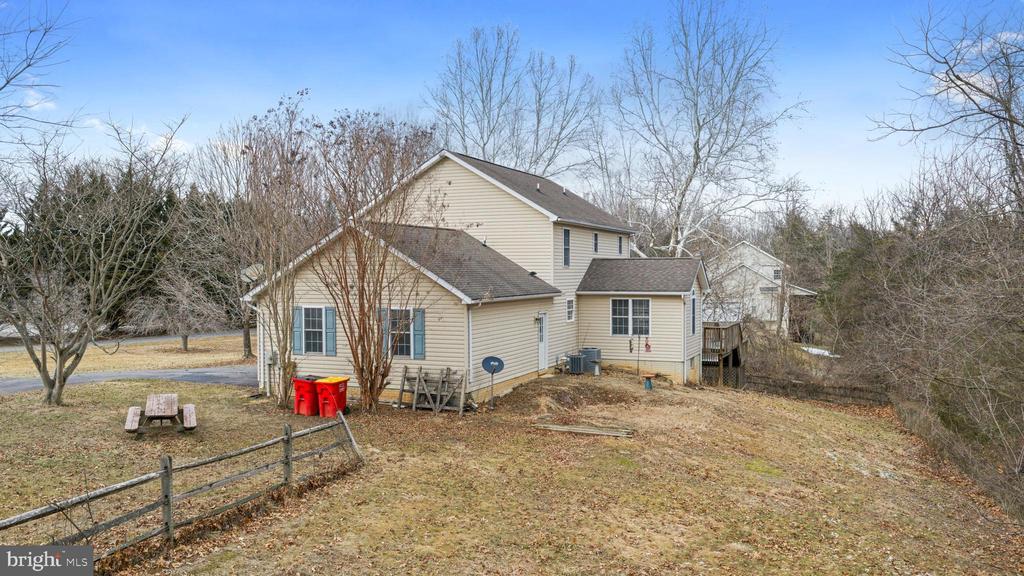 280 LEISURE WAY