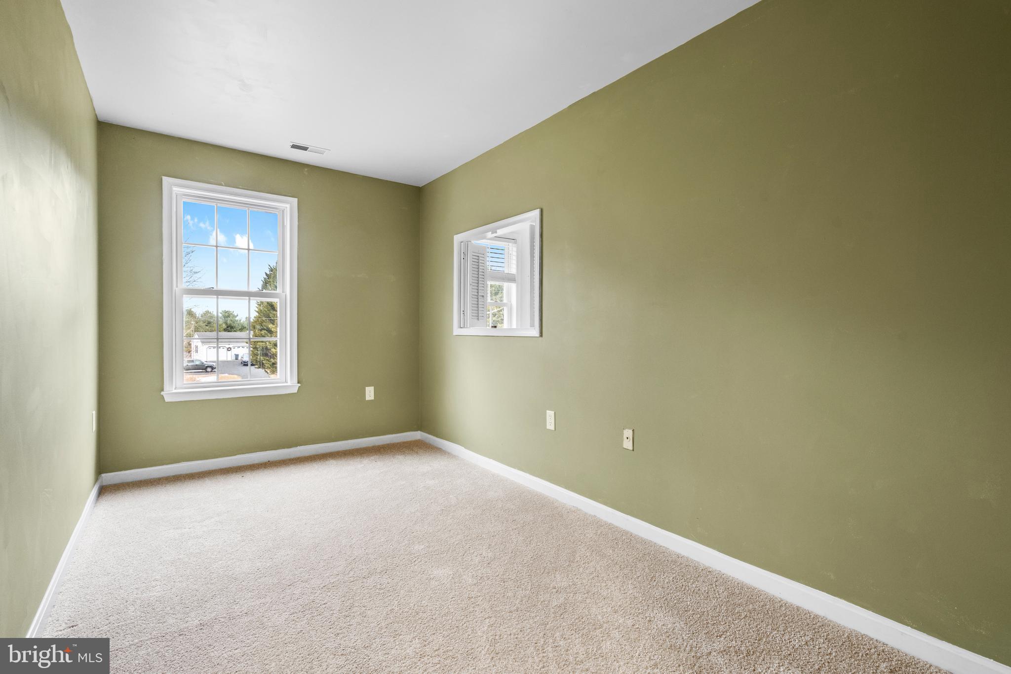 280 LEISURE WAY