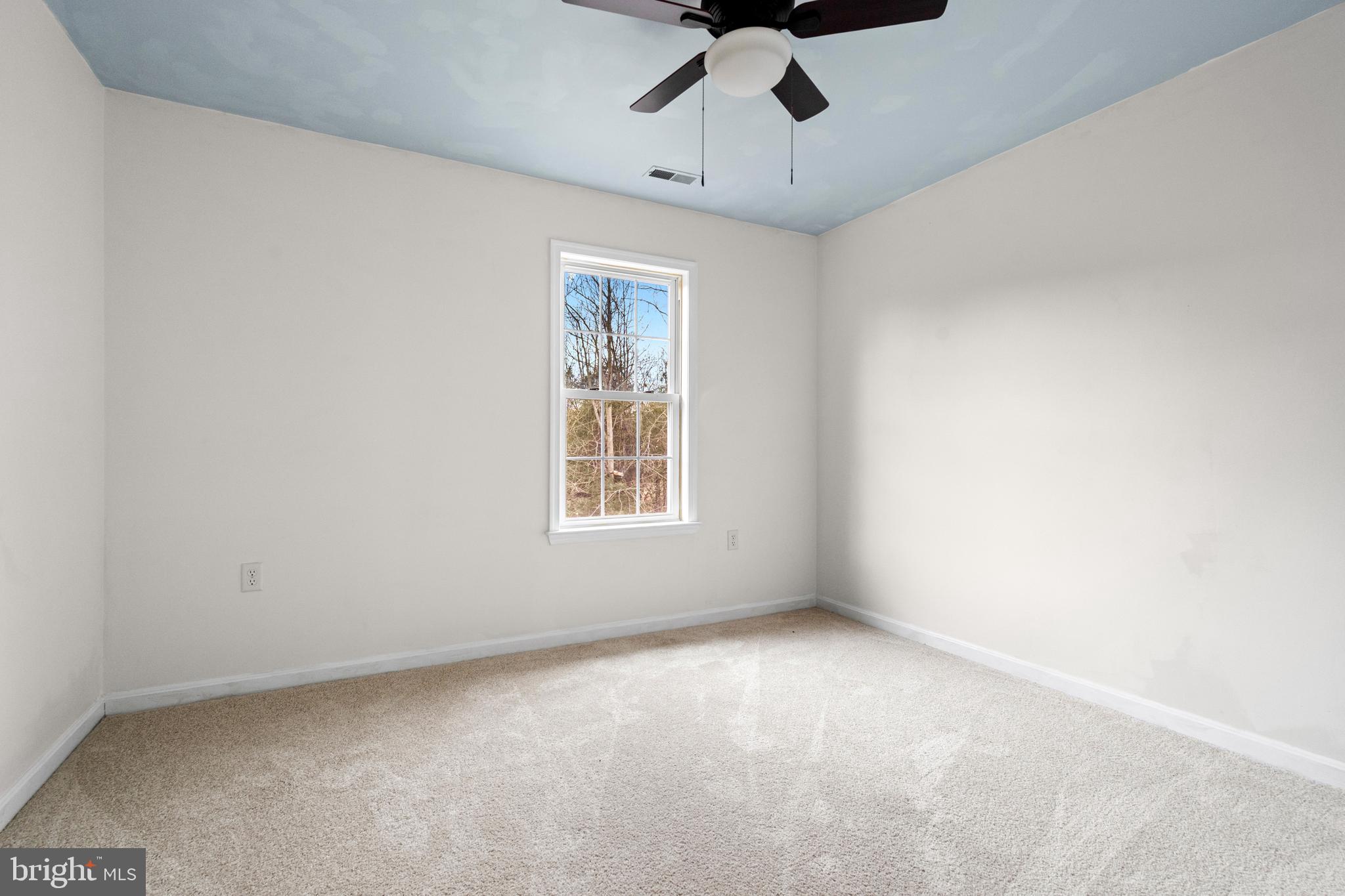 280 LEISURE WAY
