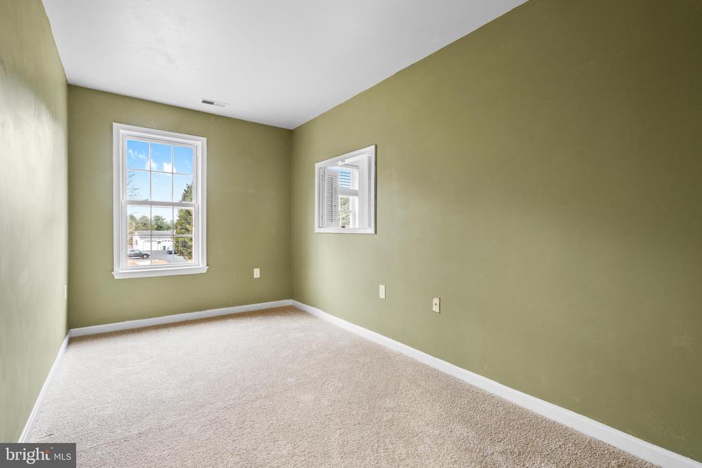 280 LEISURE WAY