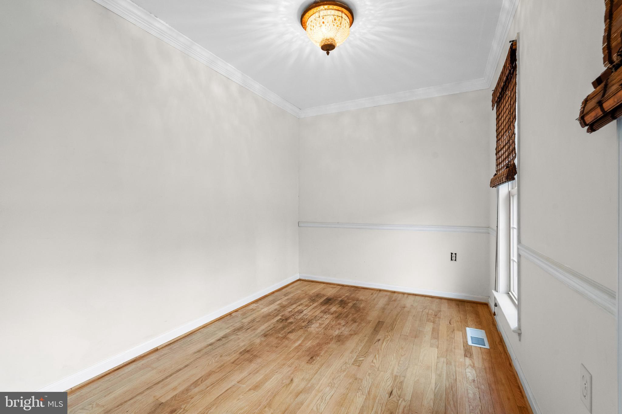 280 LEISURE WAY