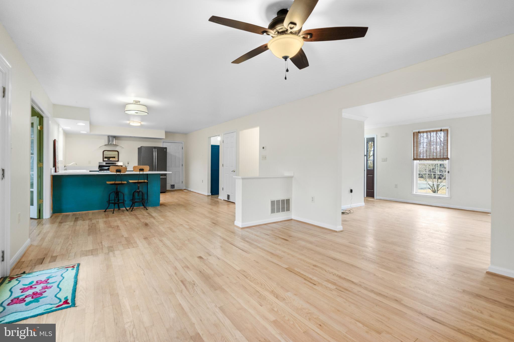 280 LEISURE WAY