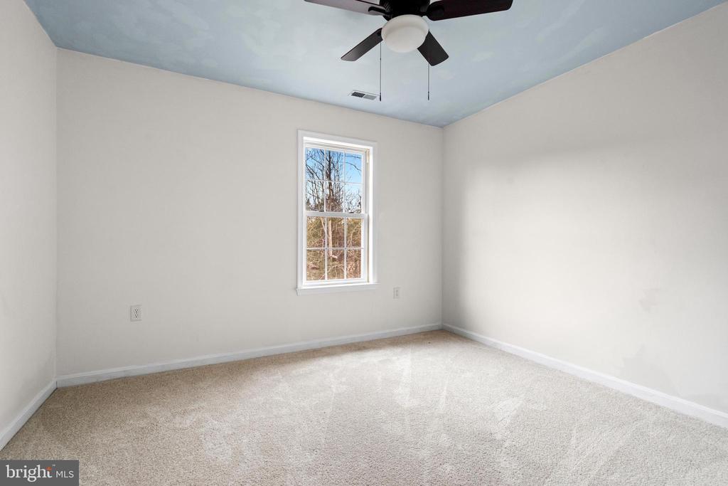 280 LEISURE WAY