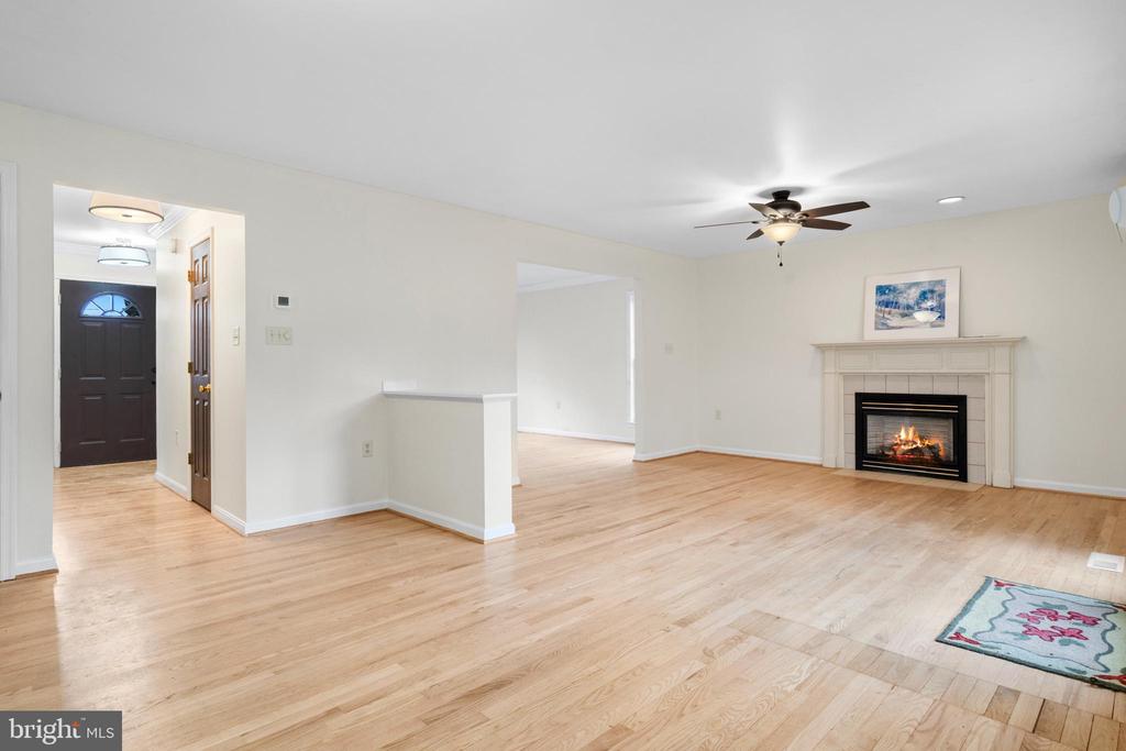 280 LEISURE WAY