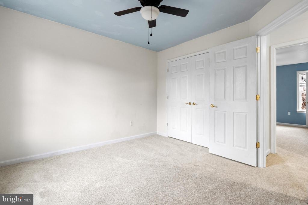 280 LEISURE WAY