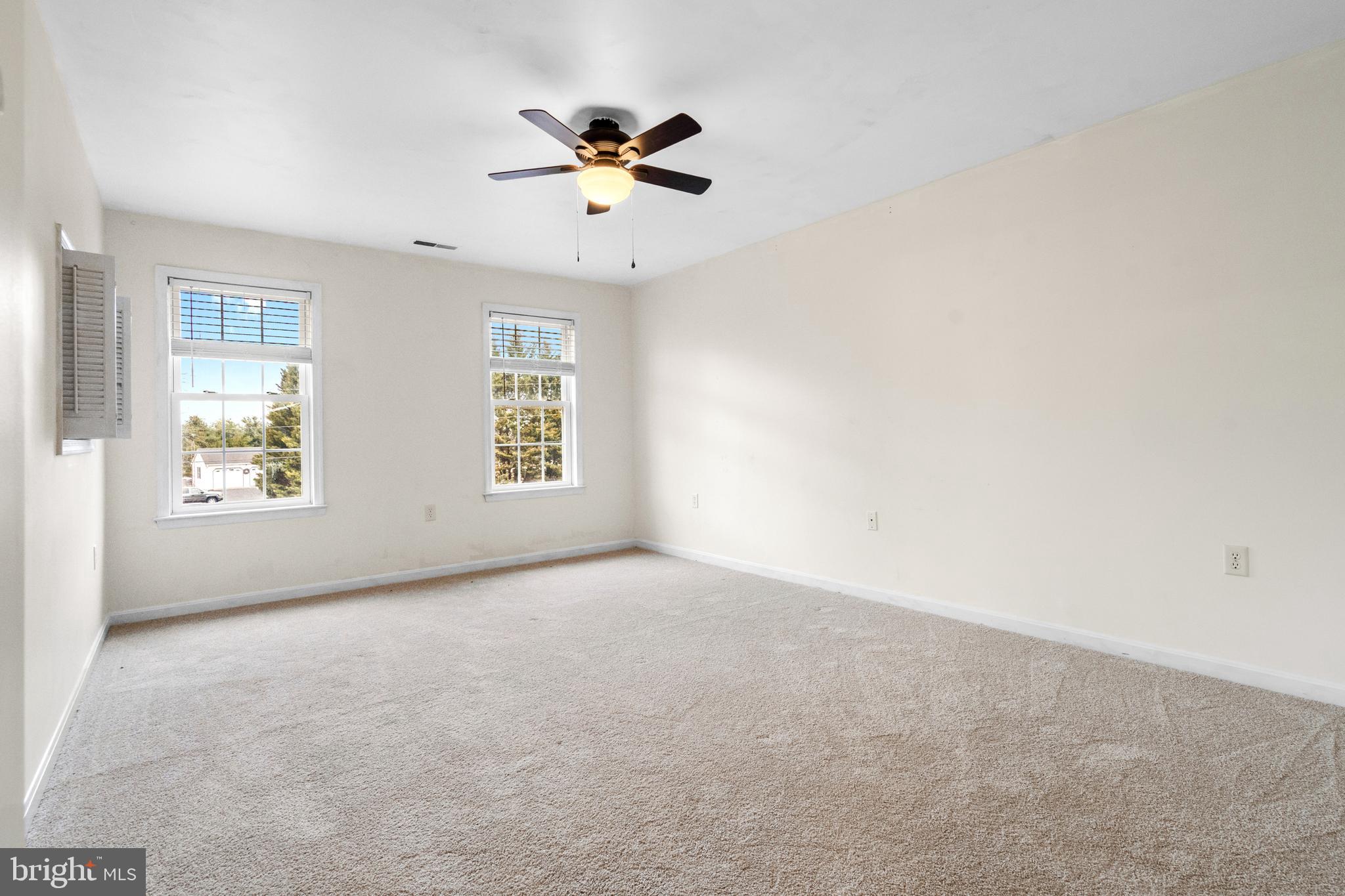 280 LEISURE WAY