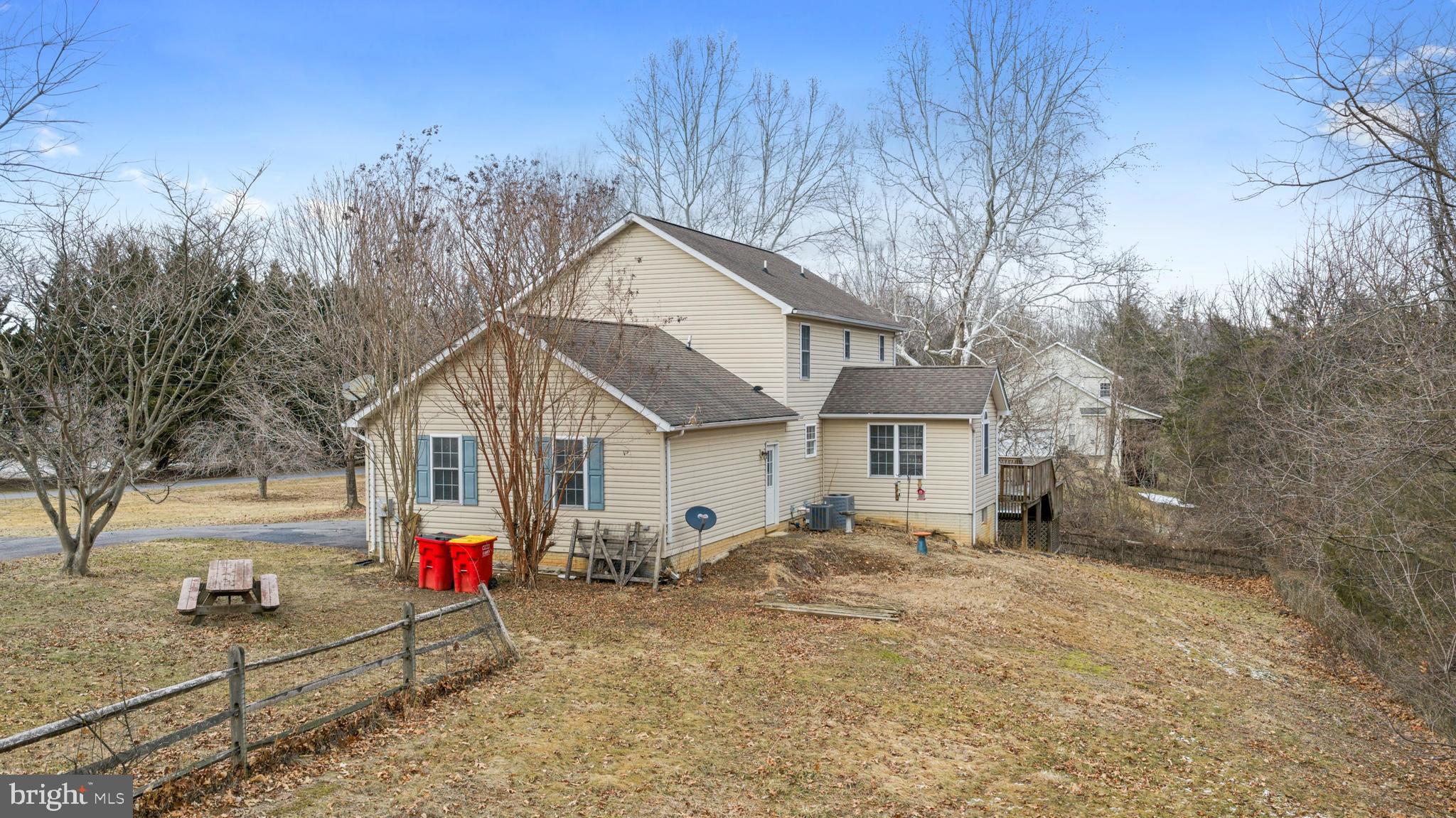 280 LEISURE WAY