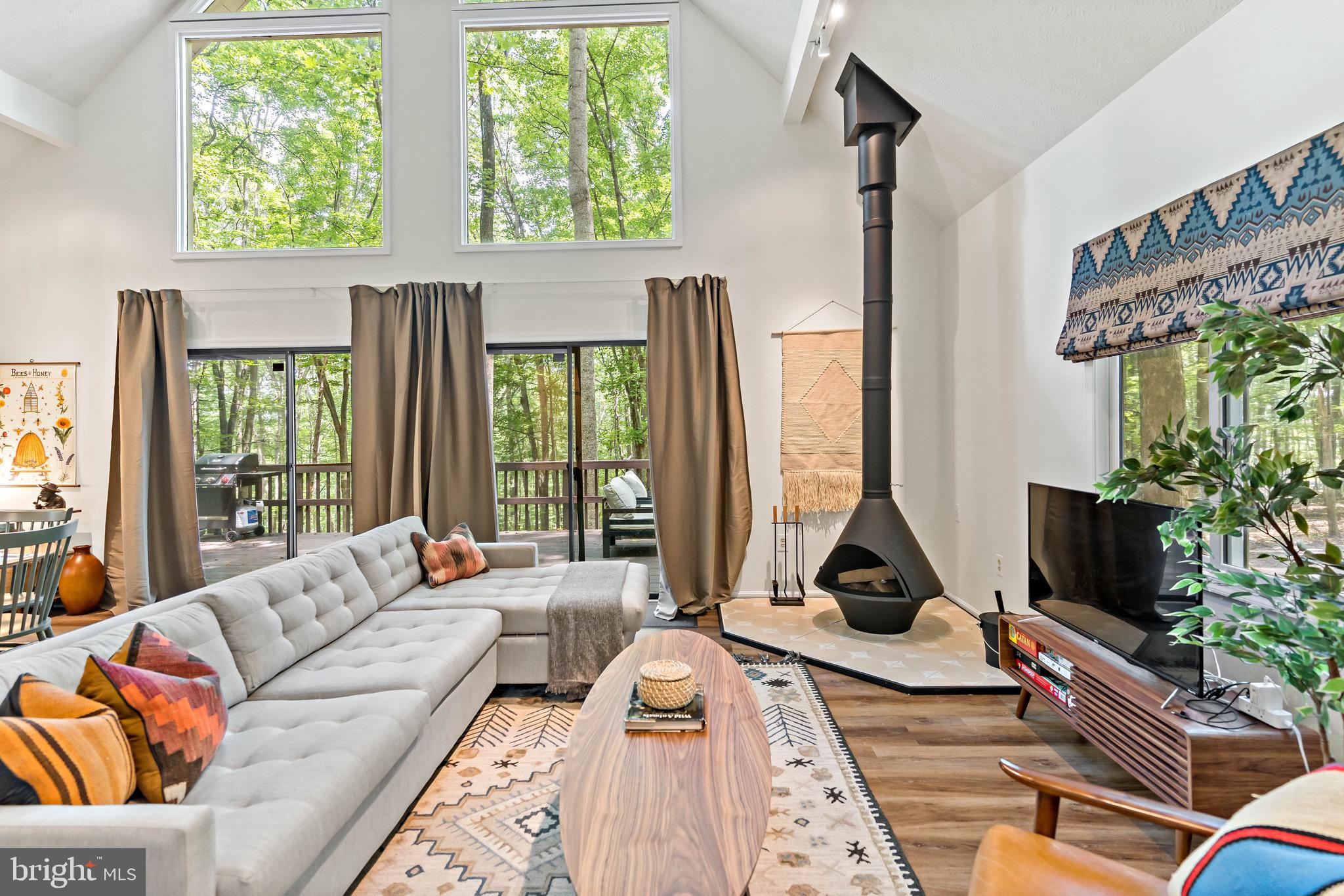 114 LIMESTONE LANE
