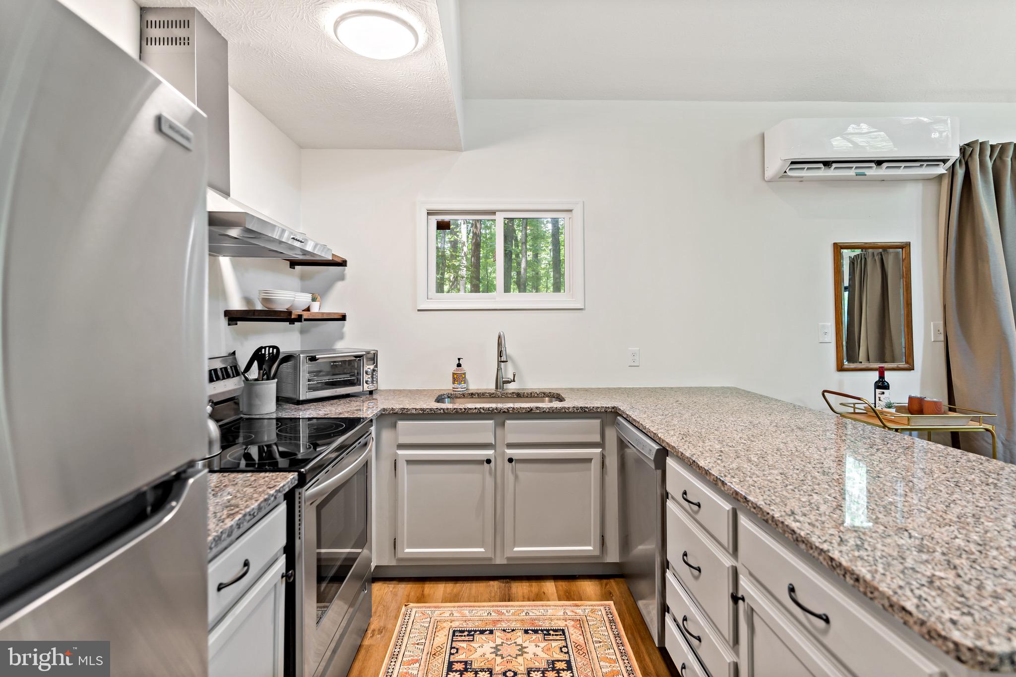 114 LIMESTONE LANE