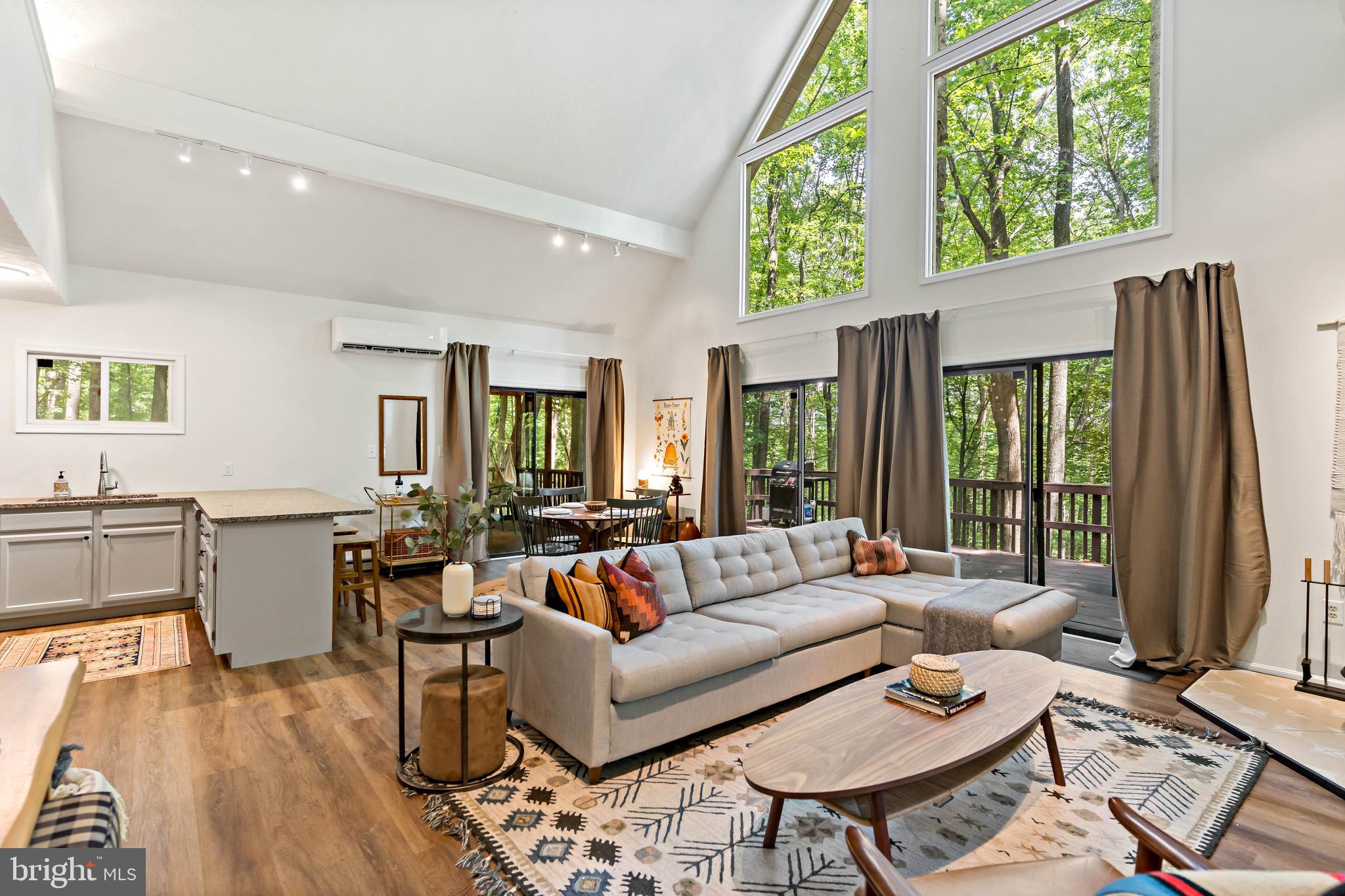 114 LIMESTONE LANE