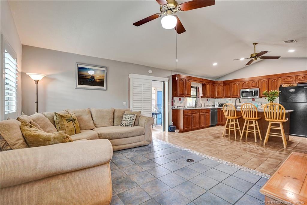 4706 SE Manatee Terrace