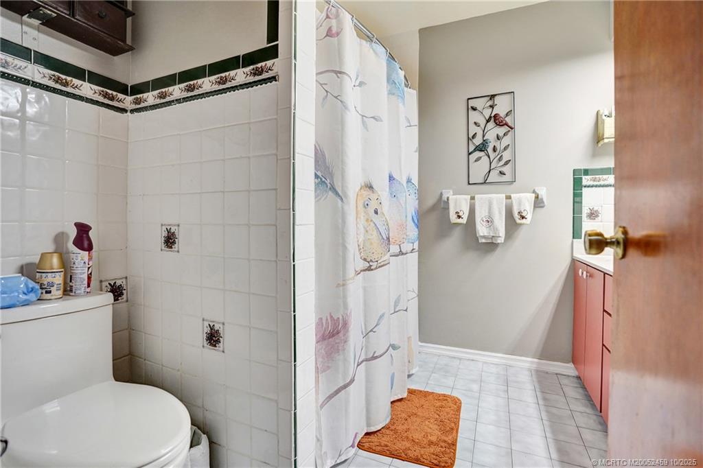 4706 SE Manatee Terrace