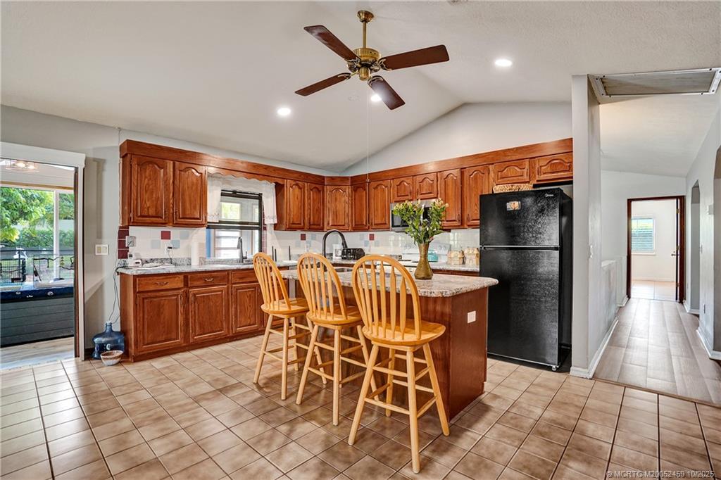 4706 SE Manatee Terrace