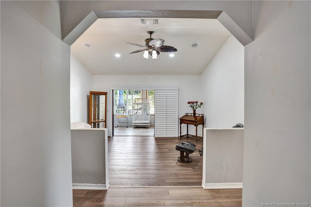 4706 SE Manatee Terrace